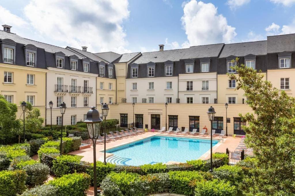 Disneyland Deluxe Flat, Outside Pool, Climatisation, 1 Min To Disney Parks 塞里斯 外观 照片
