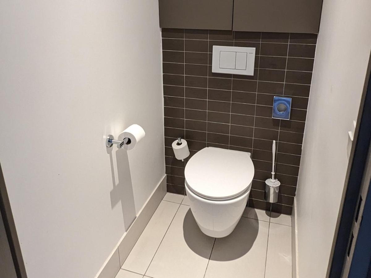 Disneyland Deluxe Flat, Outside Pool, Climatisation, 1 Min To Disney Parks 塞里斯 外观 照片