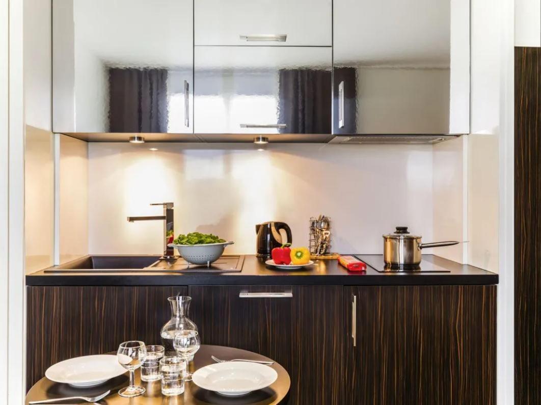 Disneyland Deluxe Flat, Outside Pool, Climatisation, 1 Min To Disney Parks 塞里斯 外观 照片