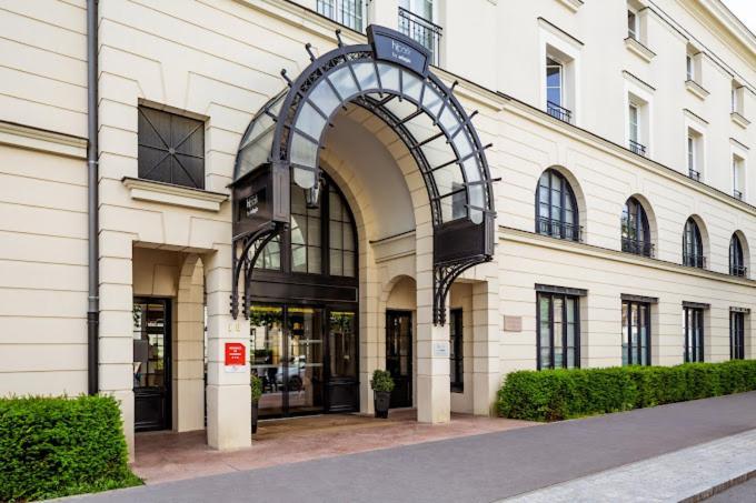 Disneyland Deluxe Flat, Outside Pool, Climatisation, 1 Min To Disney Parks 塞里斯 外观 照片